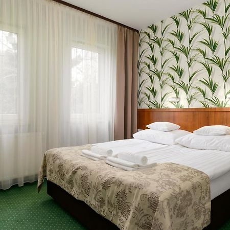 Hotel Zielony Poznan Bagian luar foto