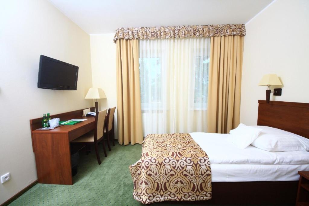 Hotel Zielony Poznan Bagian luar foto
