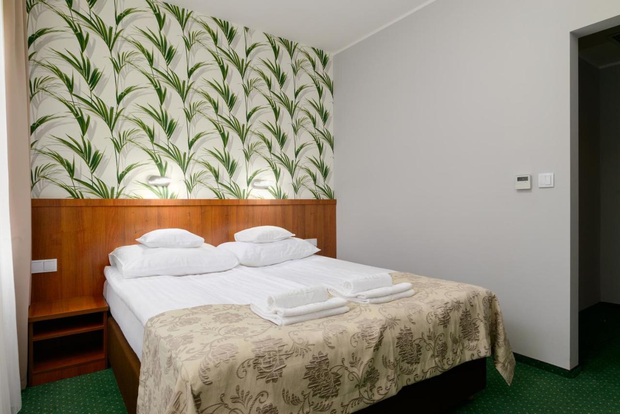 Hotel Zielony Poznan Bagian luar foto
