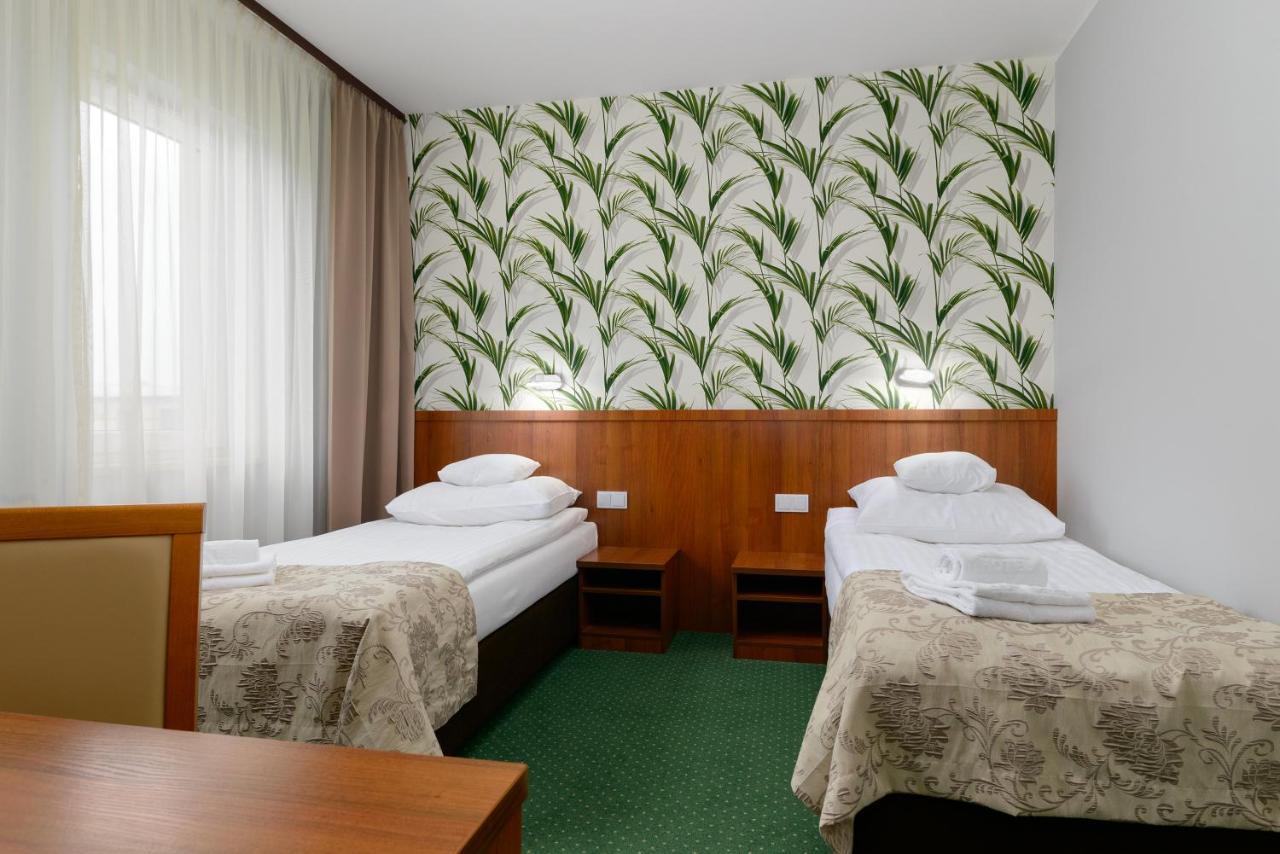 Hotel Zielony Poznan Bagian luar foto