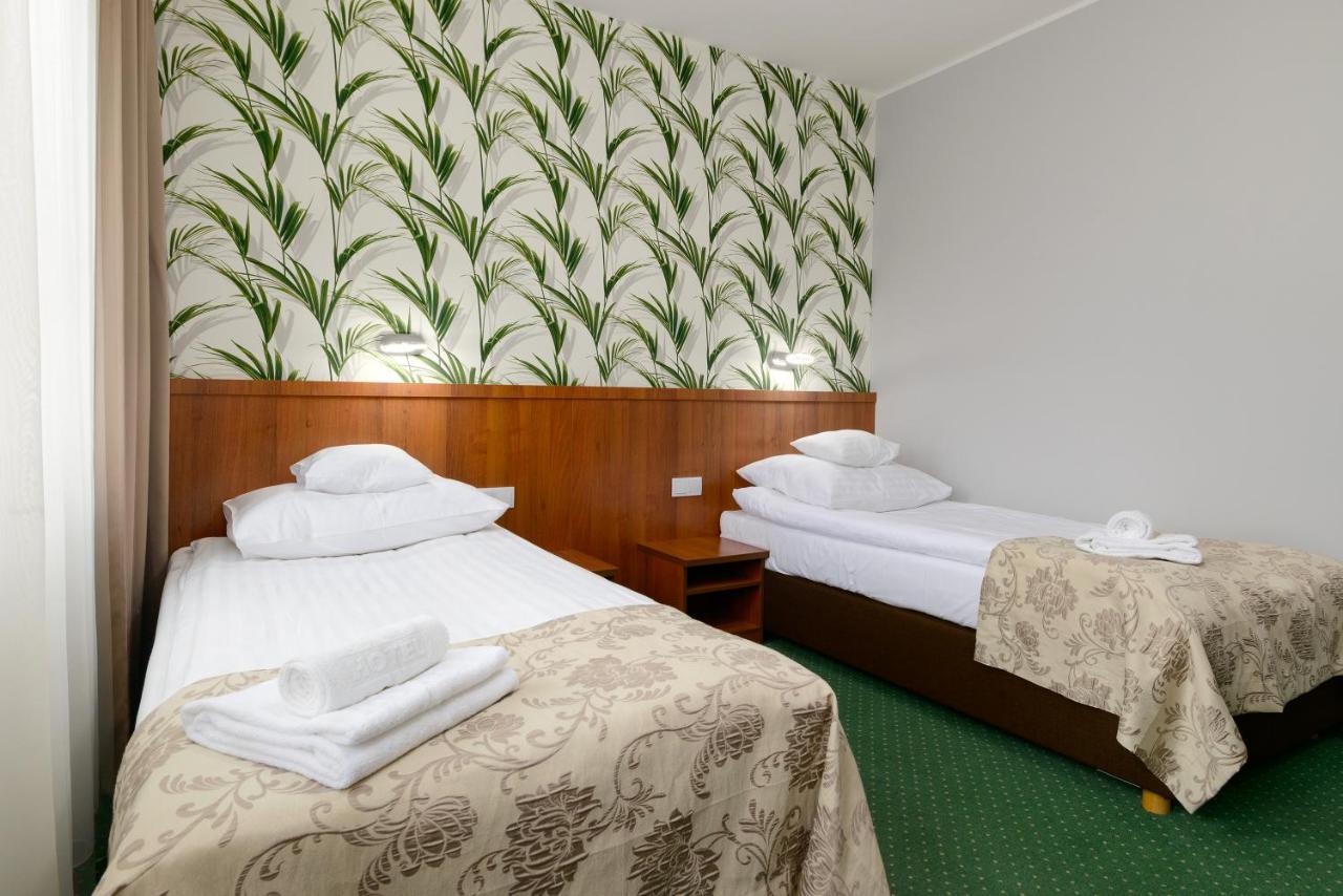 Hotel Zielony Poznan Bagian luar foto