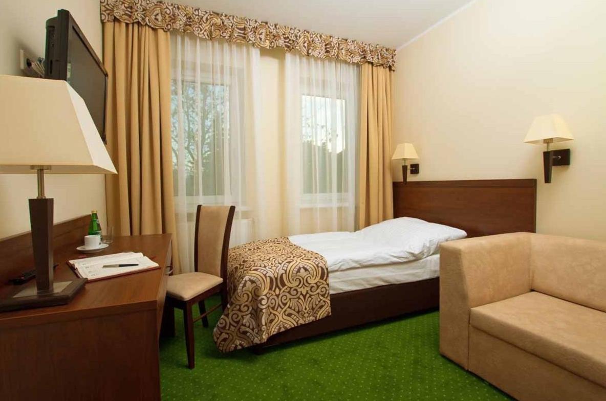 Hotel Zielony Poznan Bagian luar foto