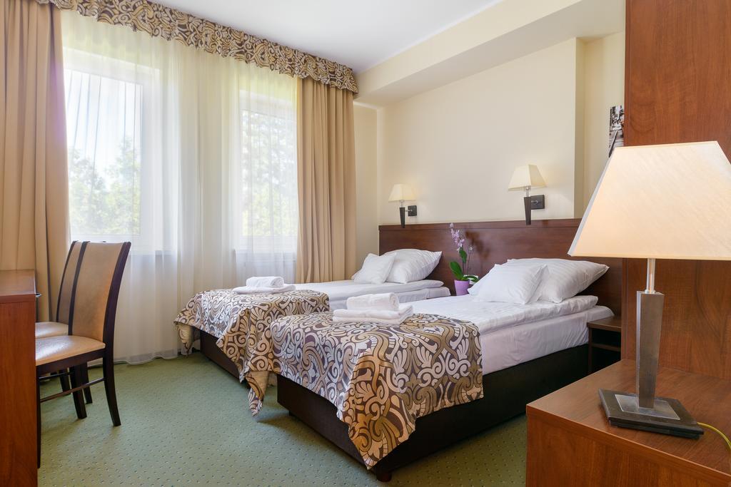Hotel Zielony Poznan Bagian luar foto