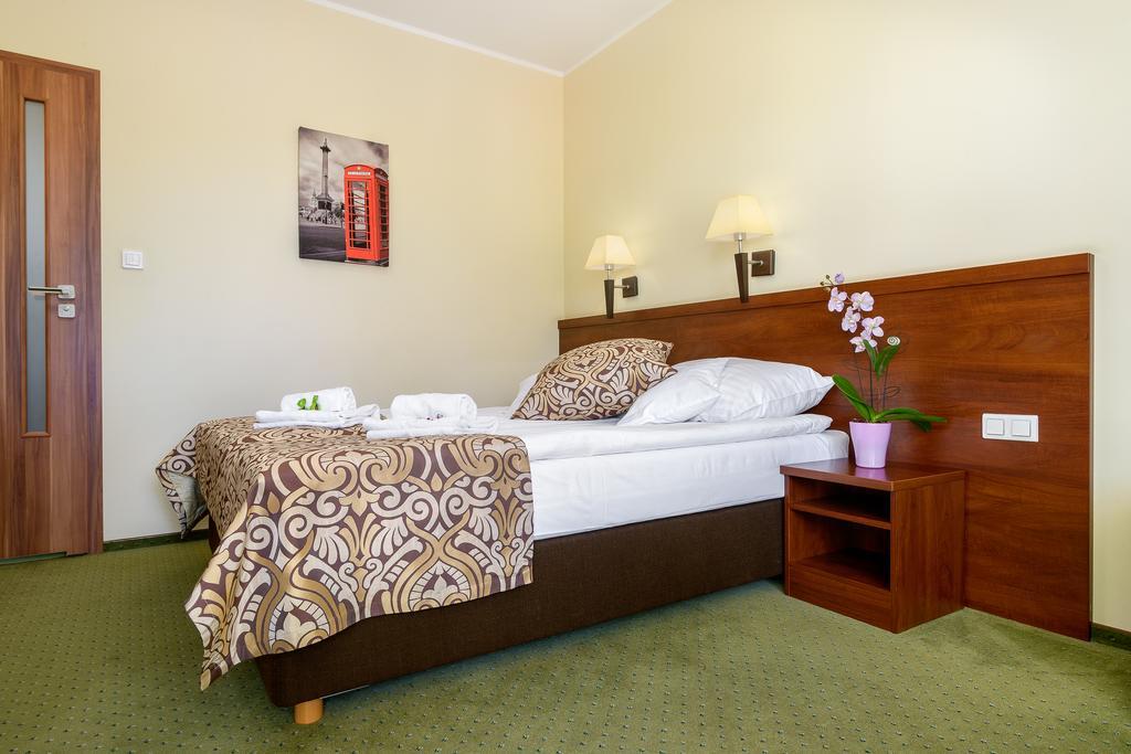 Hotel Zielony Poznan Bagian luar foto