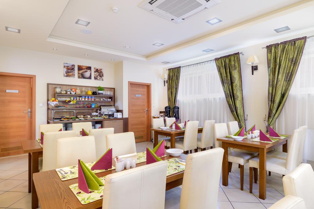 Hotel Zielony Poznan Bagian luar foto