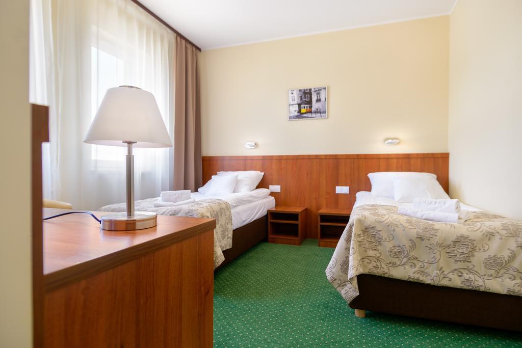 Hotel Zielony Poznan Bagian luar foto