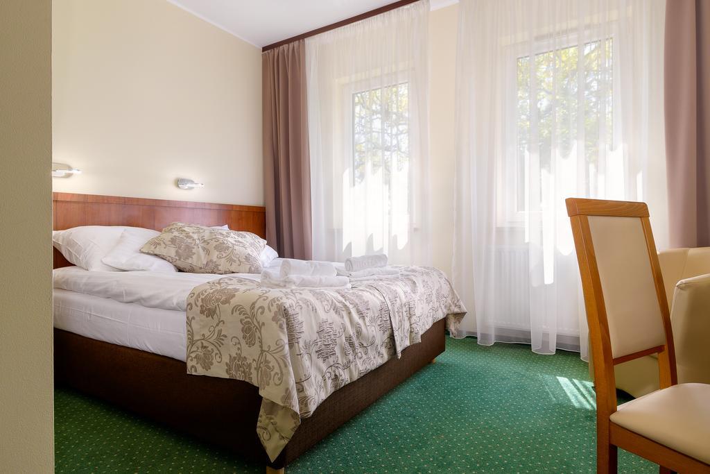 Hotel Zielony Poznan Bagian luar foto