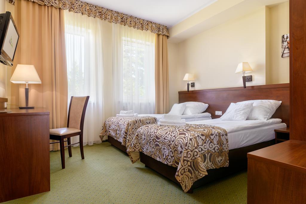 Hotel Zielony Poznan Bagian luar foto