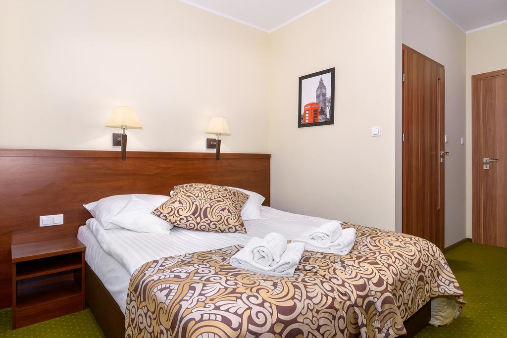 Hotel Zielony Poznan Bagian luar foto