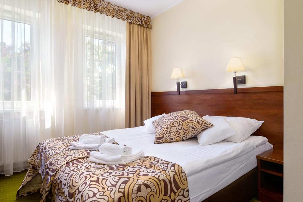 Hotel Zielony Poznan Bagian luar foto