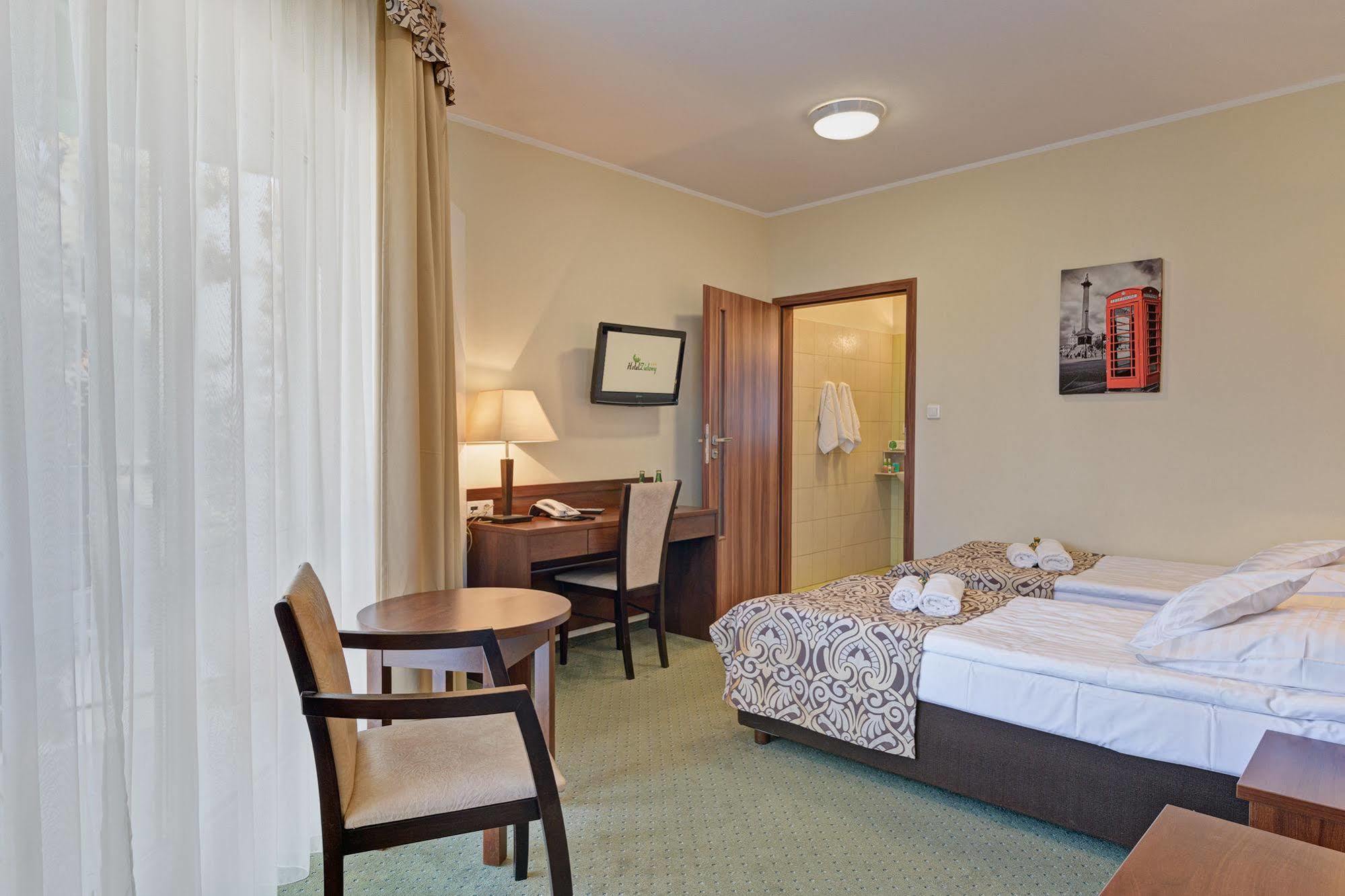 Hotel Zielony Poznan Bagian luar foto
